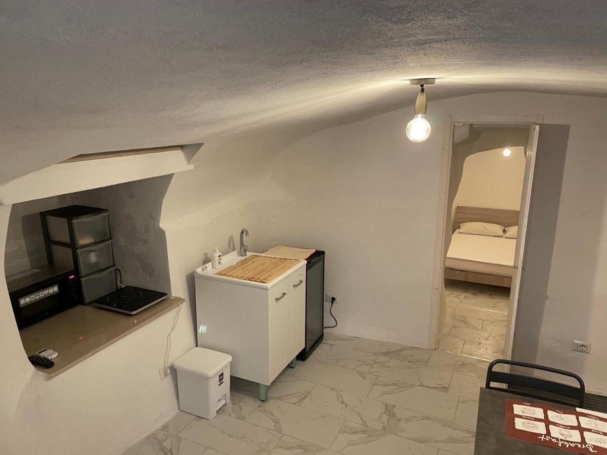 Mory&Clary Cave Palese Airport Panzió Bari Kültér fotó